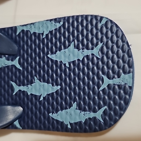 Old Navy Kid Size 1Y-2Y Blue (Shark)Flip-Flop Sandals New - Picture 8 of 11